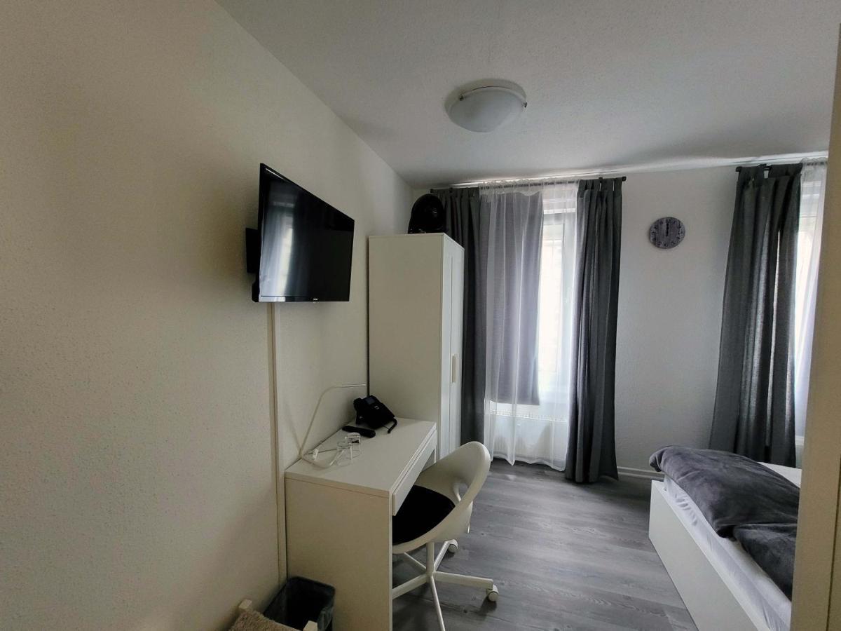 Hotel Restaurant Adria Kroatien バート・エムス エクステリア 写真
