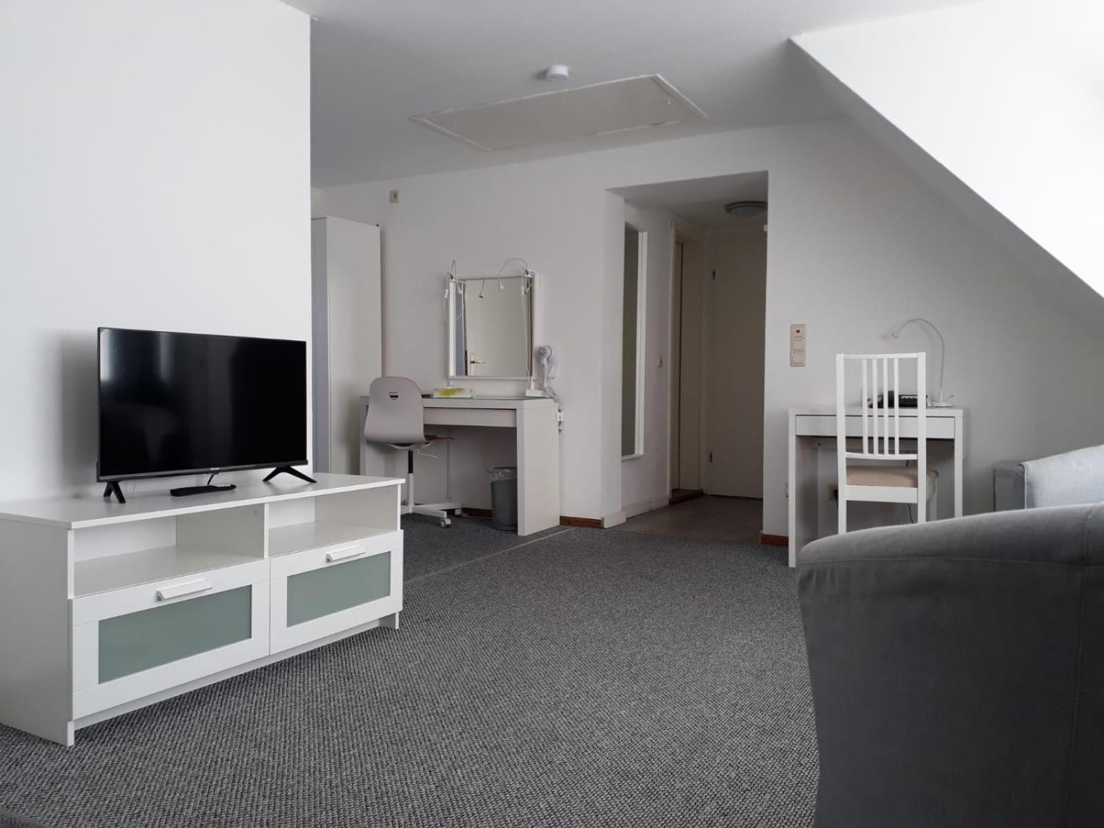 Hotel Restaurant Adria Kroatien バート・エムス エクステリア 写真
