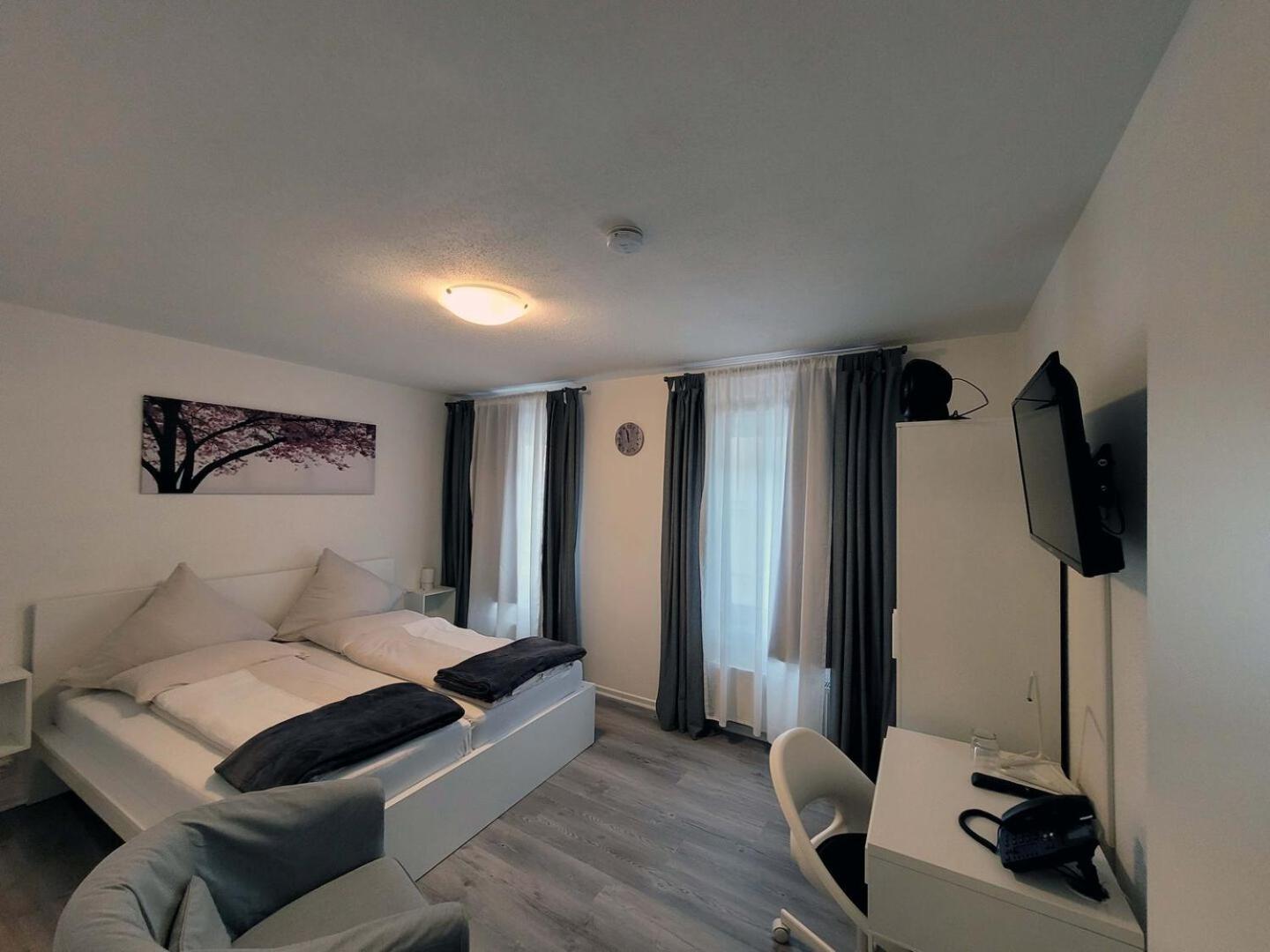 Hotel Restaurant Adria Kroatien バート・エムス エクステリア 写真